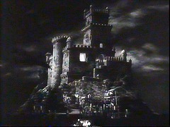 『凸凹フランケンシュタインの巻』 1948　約23分：城、夜の外観＋蝙蝠