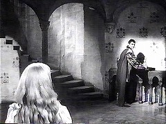 『ハムレット』 1948　約21分：望楼内、上への階段