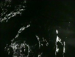 『マクベス』 1948　約53分：洞窟状通路