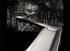『上海から来た女』 1948　約1時間22分：巨大滑り台