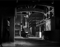 『奇妙な扉』 1952　約7分：階段広間（階段その1&2）