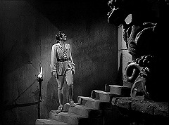 『奇妙な扉』 1952　約41分：隠し扉の先の階段（階段その5）