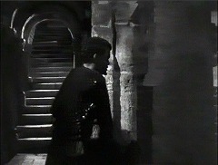 『オセロ』 1952　約38分：左奥へ昇り階段