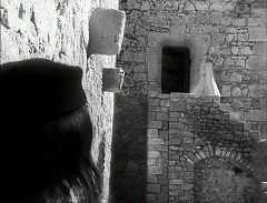 『オセロ』 1952　約41分：階段の上に城の出入口