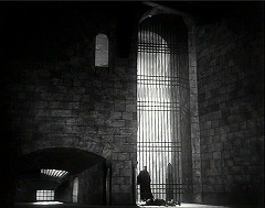 『オセロ』 1952　約1時間25分：背の高い格子戸のある壁