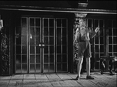 『わが青春のマリアンヌ』 1955　約45分：館　廊下のガラス張り仕切り