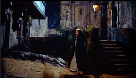 『吸血鬼ドラキュラ』 1958　約1時間1分：葬儀屋の玄関前