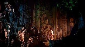 『シンバッド七回目の航海』 1958　約1時間9分：島　地底城への洞窟