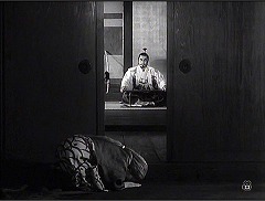『蜘蛛巣城』 1957　約1時間19分：城　木戸越しに城主の間