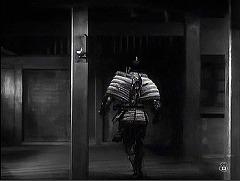 『蜘蛛巣城』 1957　約1時間38分：城　宴の間を出た先の廊下