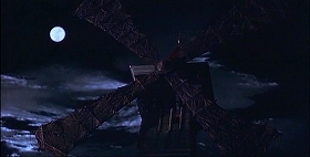 『吸血鬼ドラキュラの花嫁』 1960　約1時間14分：夜の風車小屋、下から