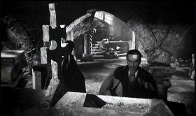 『血ぬられた墓標』 1960　約11分：納骨堂、石棺越しに