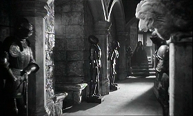 『血ぬられた墓標』 1960　約1時間15分：アーケード付き廊下
