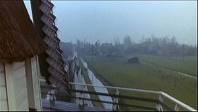 『生血を吸う女』 1960　約24分：風車小屋のバルコニーから