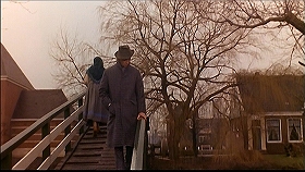 『生血を吸う女』 1960　約38分：台形の橋