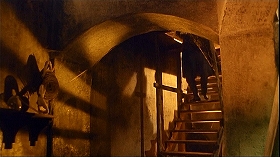 『生血を吸う女』 1960　約52分：地下(?)　木の階段