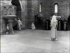 『尼僧ヨアンナ』 1961　約44分：教会堂　右奥に内陣　左端に説教壇