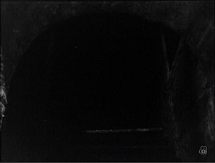 『尼僧ヨアンナ』 1961　約1時間0分：修道院　階段への上がり口