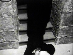 『尼僧ヨアンナ』 1961　約1時間28分：修道院　屋根裏（＝物干し場）からの階段、上から
