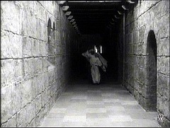 『尼僧ヨアンナ』 1961　約1時間28分：修道院　二階廊下