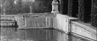 『去年マリエンバートで』 1961　約46分：庭園の池