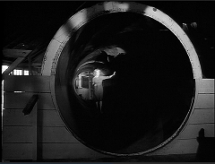 『恐怖の足跡』 1962　約46分：円筒状の通路