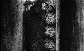 『恐怖のロンドン塔』 1962　約43分：納骨堂への廊下