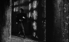 『恐怖のロンドン塔』 1962　約49分：廊下