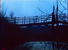 『ブラック・サバス　恐怖！三つの顔』 1963　約37分：第2話「ヴルダラーク」　木の橋