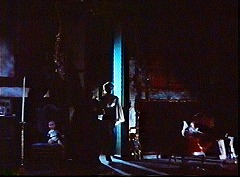 『ブラック・サバス　恐怖！三つの顔』 1963　約1時間12分：第3話「水滴」　屋敷　女伯爵の部屋＋人形