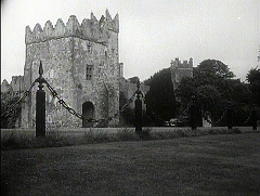 『ディメンシャ13』 1963　約12分：城の外観、右寄り