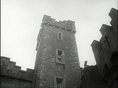 『ディメンシャ13』 1963　約18分：角塔、低い位置から