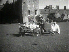 『ディメンシャ13』 1963　約40分：城の前面、右寄り