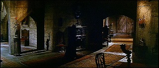 『怪談呪いの霊魂』 1963　約38分：広間から玄関への廊下