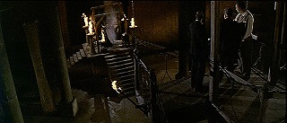 『怪談呪いの霊魂』 1963　約1時間22分：櫓階段上方から壇