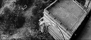 『たたり』 1963　約1時間1分：角塔からバルコニーから見下ろす