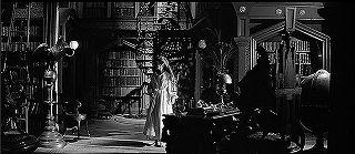 『たたり』 1963　約1時間36分：図書室