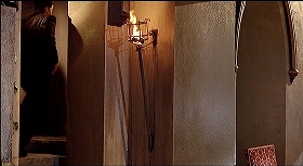 『吸血鬼の接吻』 1963　約1時間10分：二階廊下から三階への階段