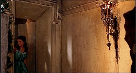 『吸血鬼の接吻』 1963　約1時間10分：三階廊下