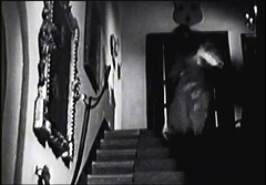 『女ヴァンパイア カーミラ』 1964　約43分：階段、下から