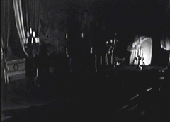 『女ヴァンパイア カーミラ』 1964　約1時間4分：廊下ないし部屋