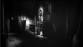 『幽霊屋敷の蛇淫』 1964　約1時間1分：二階廊下