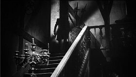 『幽霊屋敷の蛇淫』 1964　約1時間1分：左階段、下から