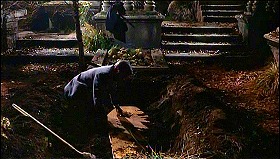 『妖女ゴーゴン』 1964　約45分：墓地
