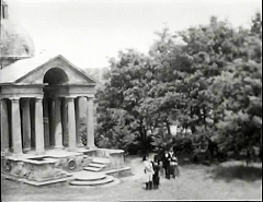 『生きた屍の城』 1964　約53分：ボマルツォの《聖なる森》／《神殿》