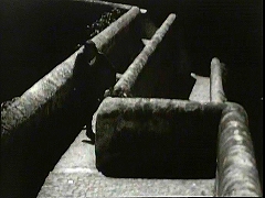 『生きた屍の城』 1964　約1時間9分：城壁上の通路