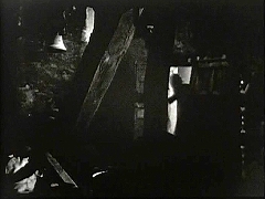 『生きた屍の城』 1964　約1時間13分：物置部屋