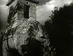 『生きた屍の城』 1964　約1時間20分：ボマルツォの《聖なる森》／《象》