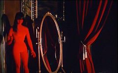 『モデル連続殺人！』 1964　約1時間17分：館、楕円鏡、赤マネキン