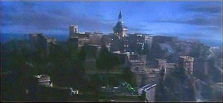 『大盗賊』 1963　約1時間14分：夜の城、上空から
